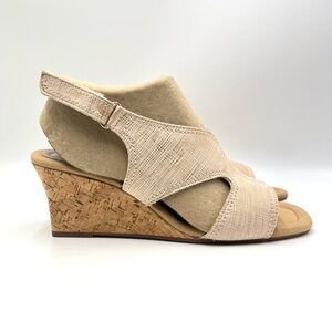 11W 11 WIDE Clarks Kyarra Aster‎ Sand Metallic Beige Cork Wedge Sandals Shoes